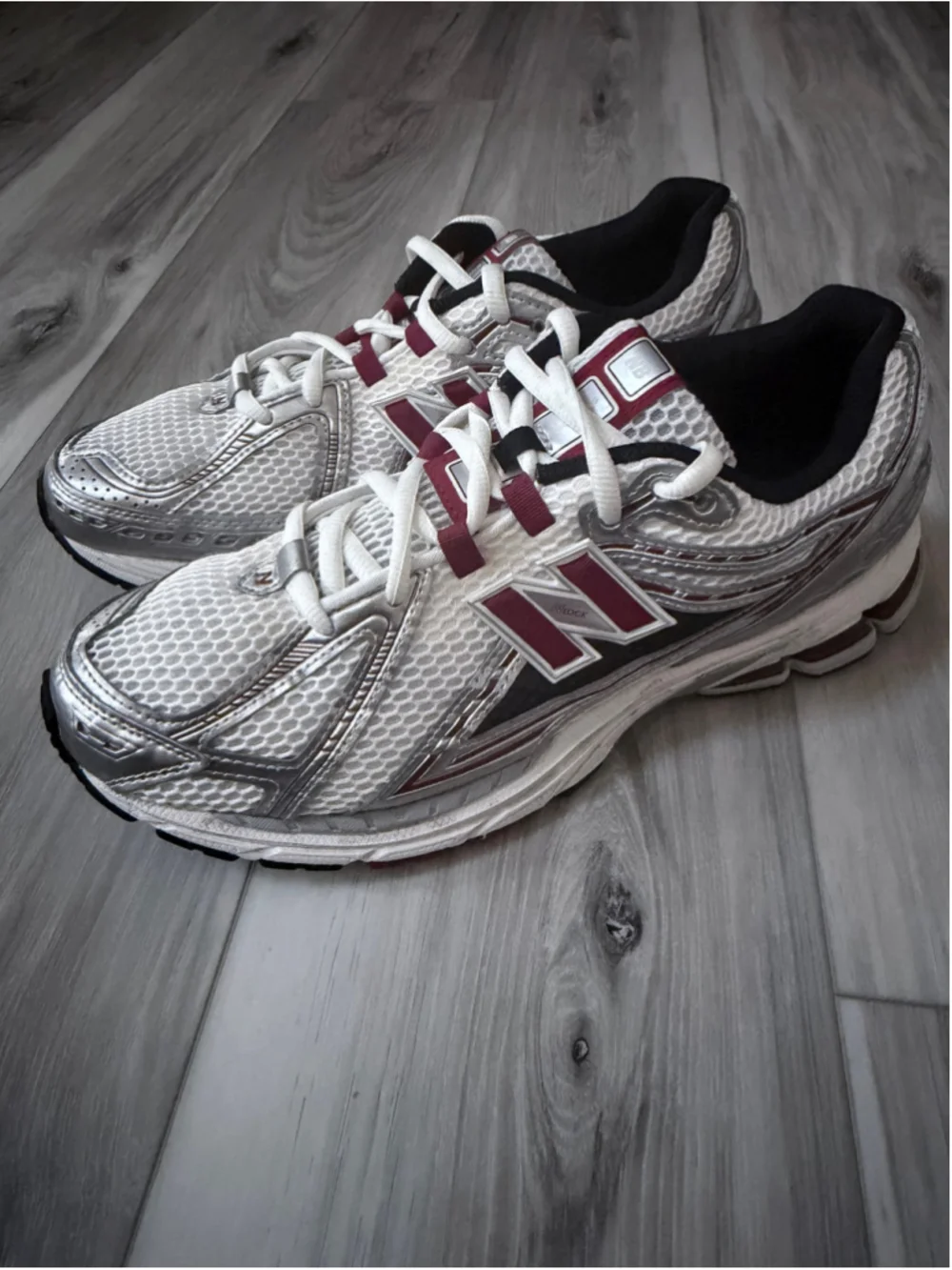 New Balance 1906R Silver Classic Crimson M1906REA Men 12 Women 13.5